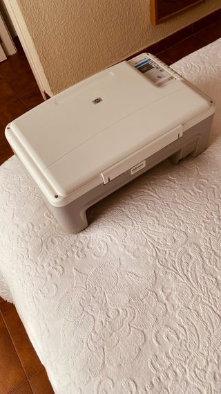 Impresora HP Deskjet F380 con cables, escaner y fo