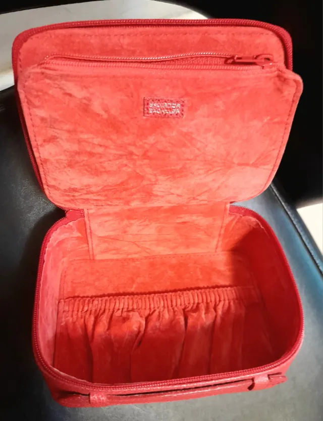 Joyero piel rojo Salvador Bachiller