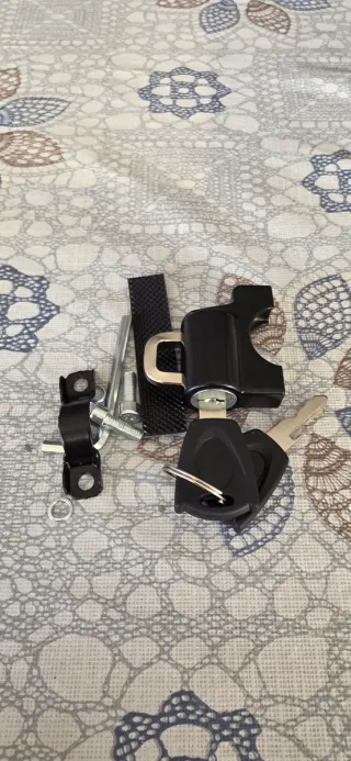 Candado para casco de moto con llaves