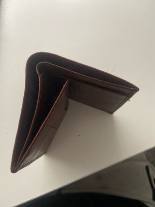 Cartera de piel marrón para hombre