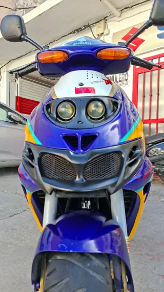 Suzuki Katana 50 refrigerada por agua