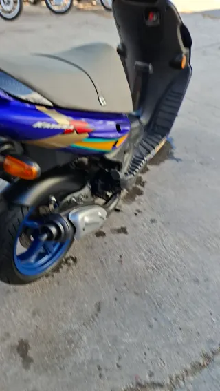 Suzuki Katana 50 refrigerada por agua