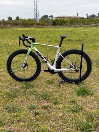 Bicicleta Carretera BH RS1 4.5 2026 DI2