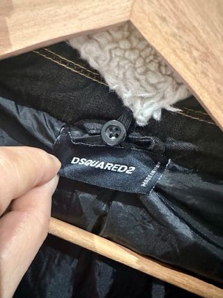 Cazadora Dsquared2 acolchada negra borreguillo