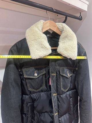 Cazadora Dsquared2 acolchada negra borreguillo