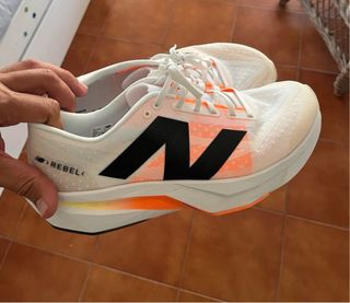 New Balance Fuelcell Revel V4 Naranja/Blanco