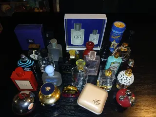 Coleção Frascos Perfume Exposição, 26.