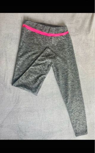 Mallas grises con detalle rosa