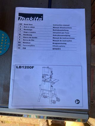 Sierra de Cinta Makita