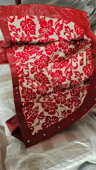 Cazadora de cuero roja