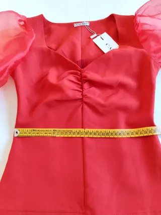 Conjunto Top Rojo y Falda Negra