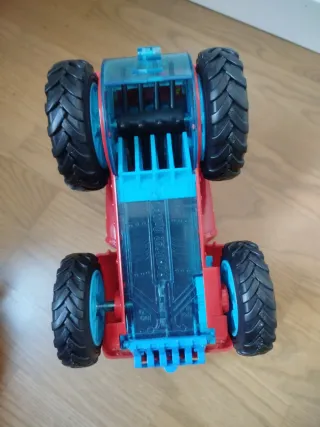 Coche Super Things Monster Roller + 2 super things