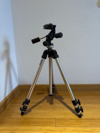 Trípode Manfrotto 144 con rótula 029