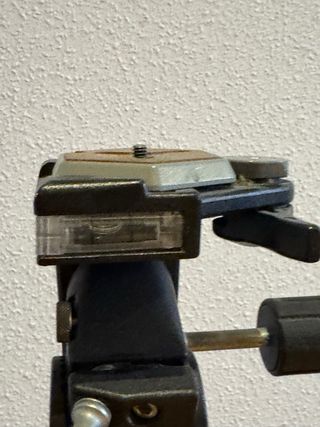 Trípode Manfrotto 144 con rótula 029