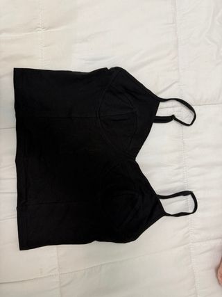 Top negro con tirantes