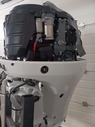 Motor Suzuki 90 CV 4 tiempos