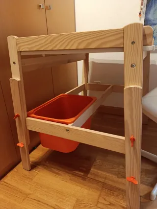 Escritorio Ikea adaptable en altura