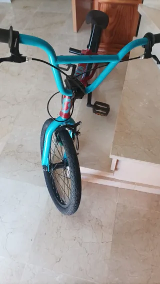 Bicicleta BMX Volt X20 Roja y Azul