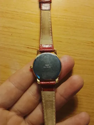 Reloj Lotus Mujer Dorado y Rojo