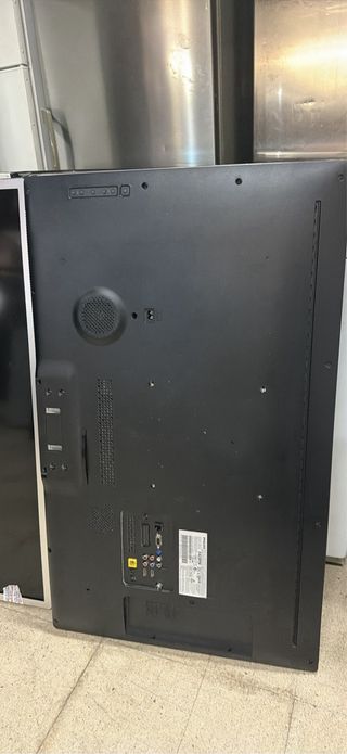 Televisor Negro y Plateado