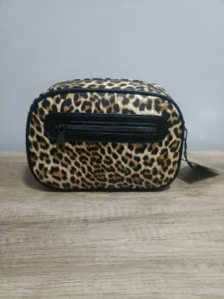 Bolso animal print. Con etiqueta