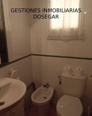 SE VENDE CASA ADOSADA EN PEDRO MUÑOZ