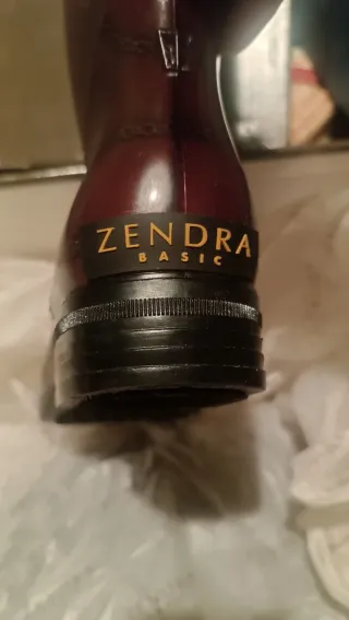 Botas de agua Zendra Basic de color granate