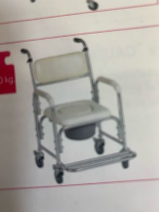 Silla baño con ruedas para persona con limitacion