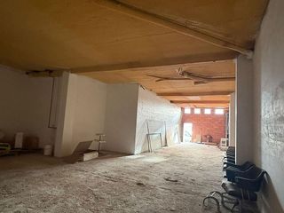 Local comercial en venta en Barbastro