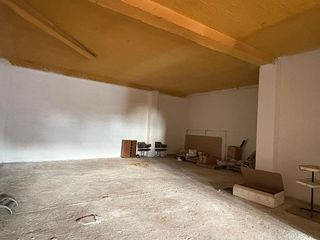 Local comercial en venta en Barbastro
