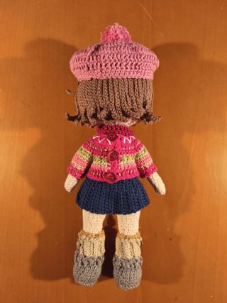 Muñeca Amigurumi con Ropa y Peluche