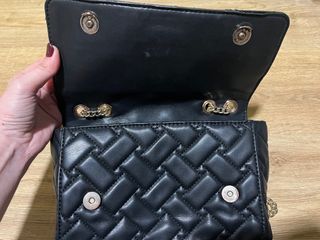 Bolso Guess Alanna Convertible Negro Dorado