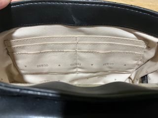 Bolso Guess Alanna Convertible Negro Dorado