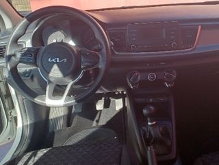 KIA Rio 2022 OFERTA POCOS KMS!!!!!!