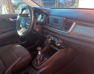KIA Rio 2022 OFERTA POCOS KMS!!!!!!