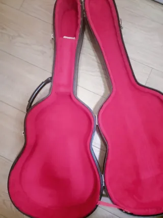 Estuche Guitarra Madera y Piel