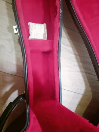 Estuche Guitarra Madera y Piel