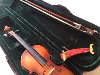 Violín 1/4 iniciación con funda y arco Amadeus.