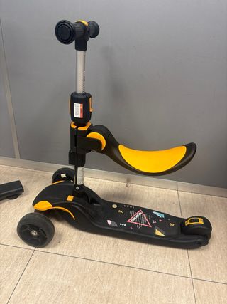 Patinete 3 Ruedas BremToy con Asiento y Luces