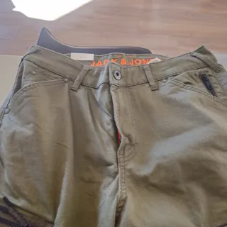 Pantalón Jack & Jones verde con bolsillos