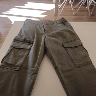 Pantalón Jack & Jones verde con bolsillos