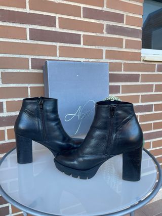 Botines Alpe tacón ancho y plataforma negro 38