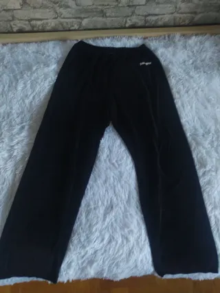 Pijama Juvenil Angry Birds Rojo y Negro, aterciope