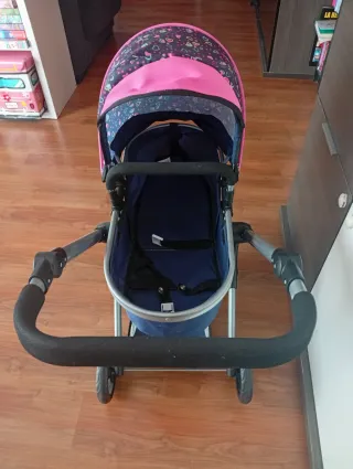 Carrito de muñecas con capazo y cesta