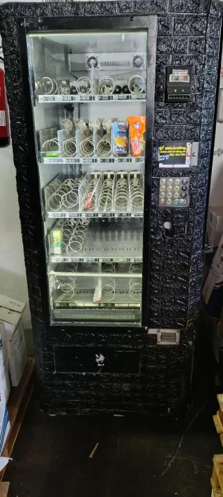 Máquina Expendedora Negra