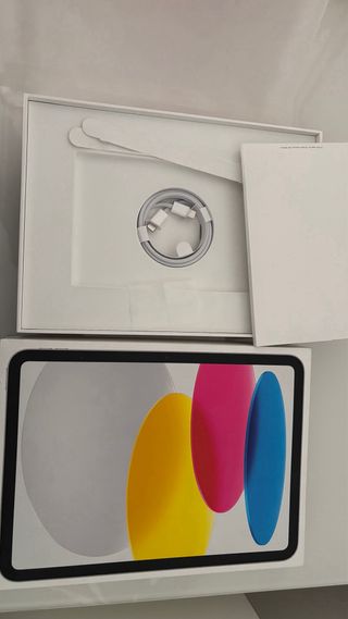 iPad 10ª Gen Caja y Accesorios