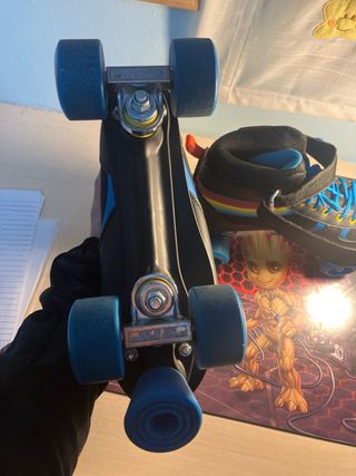 Patines 4 Ruedas Negros Talla 39