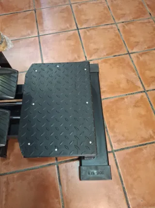 Máquina de aductores y glúteos de pie