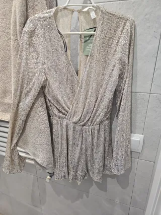 Mono corto H&M lentejuelas fiesta dorado