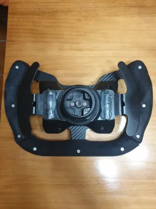 Volante Thrustmaster T300 con cerchi intercambiabili